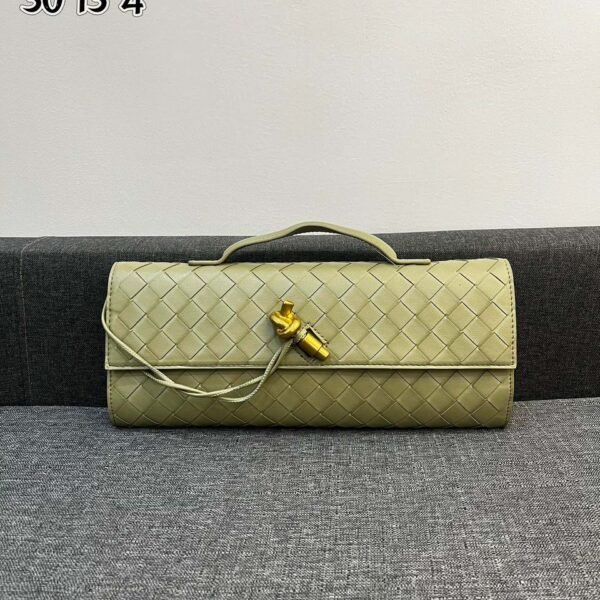 Bottega Veneta Andiamo Clutch "Green"