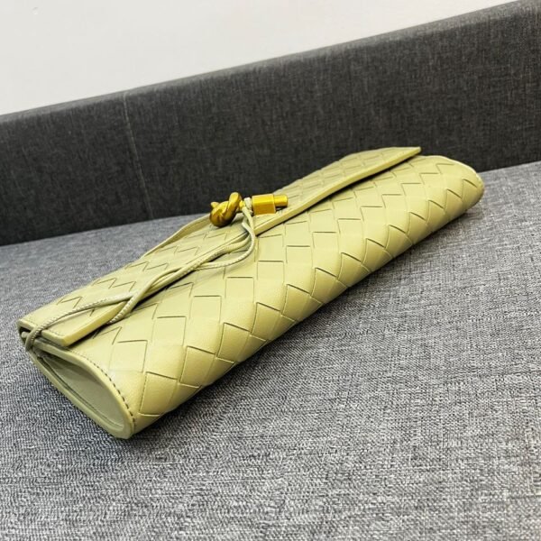 Bottega Veneta Andiamo Clutch "Green"