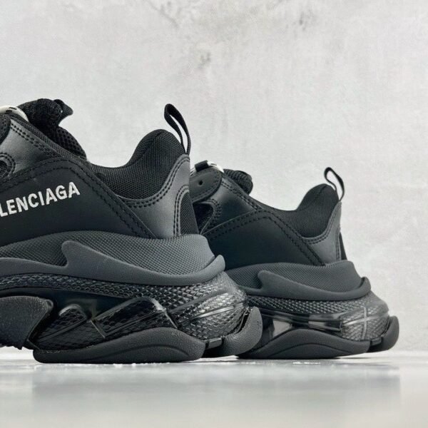 Balenciaga "Black"