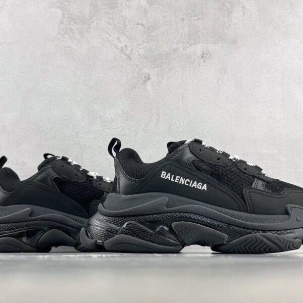 Balenciaga "Black"