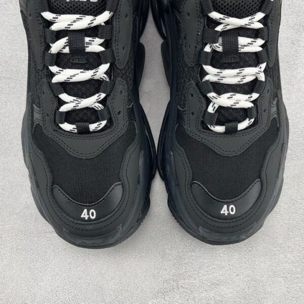 Balenciaga "Black"